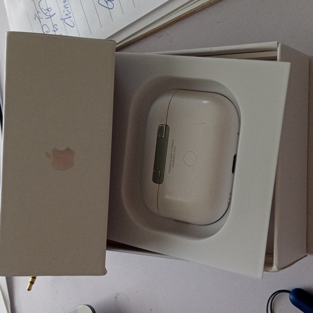 apple airpods pro 2 nd generation - Picture 5 of 10